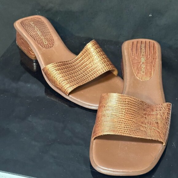 Bandolino Copper Embossed Flats Sandals Slip on Aligator Open Toe Crocodile 5.5 - Picture 2 of 8